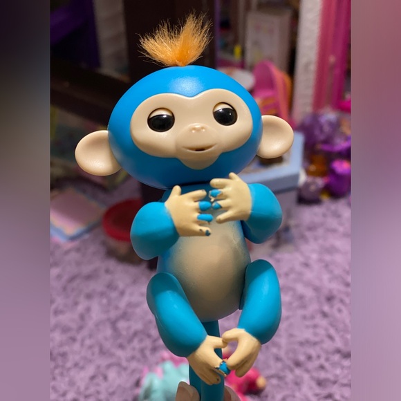 Fingerlings - Interactive Baby Monkey - Bella & - Picture 16 of 17
